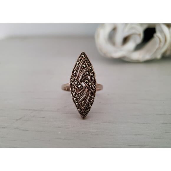 None and/or Unknown Jewelry - Sterling Silver Marcasite Navette Ring